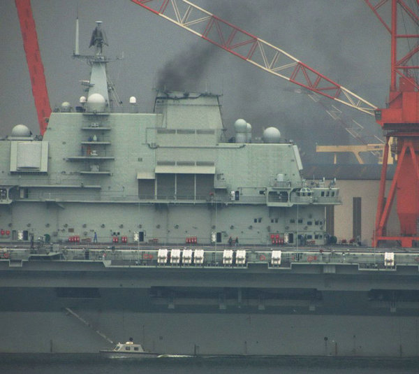 資料圖：遼寧艦雷達(dá)轉(zhuǎn)動(dòng)。