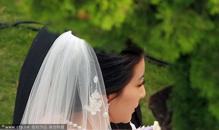 郭晶晶、霍啟剛注冊結婚 郭晶晶父母現(xiàn)身吳敏霞領銜伴娘團