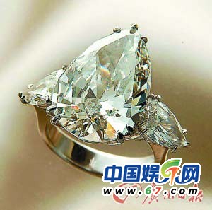 霍啟剛家族三代豪門(mén)婚姻曝光 郭晶晶肉麻示愛(ài)(組圖)