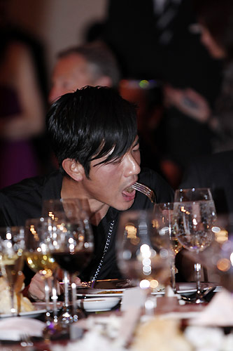 上幾張明星怪照，真是天雷