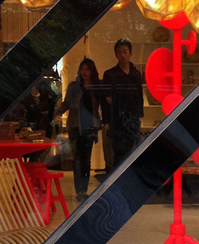 大S汪小菲情侶裝“飛躍”長(zhǎng)城 曝婚后恩愛(ài)細(xì)節(jié)(組圖)