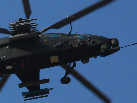 解放軍武直10首次公開亮相 被譽坦克終結(jié)者