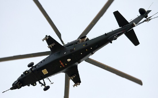 解放軍武直10首次公開亮相 被譽坦克終結(jié)者