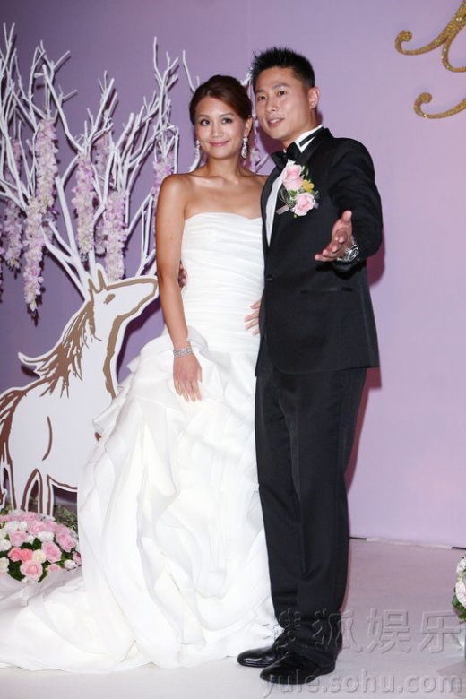 2012娛樂(lè)圈新娘大PK 誰(shuí)最美艷