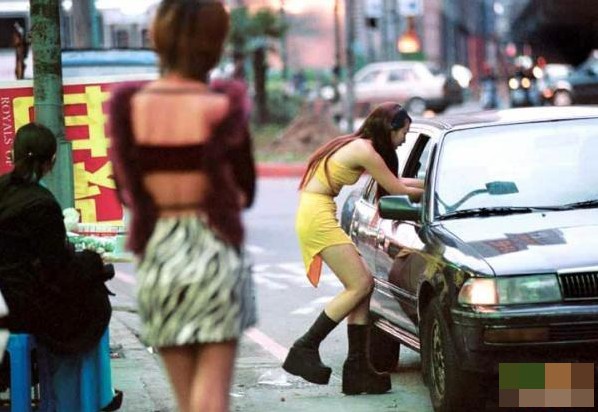 臺灣檳榔西施揭秘 專供男人消費(fèi)