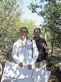 青島80后情侶裸婚辭職進山隱居 生吃菜自建屋 青島80后情侶裸婚辭職進山隱居 生吃菜自建屋