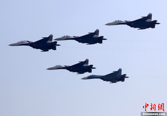 中國空軍精彩表演驚艷航展