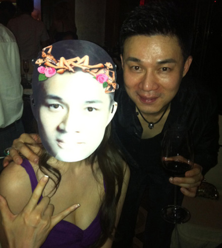 明星拍激凸照慶生 真變態(tài)