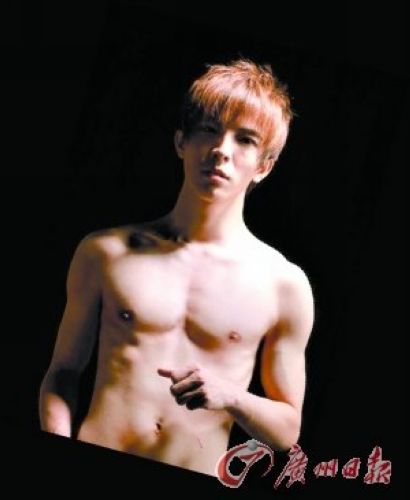 明星拍激凸照慶生 真變態(tài)