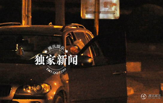 徐崢幽會神秘女