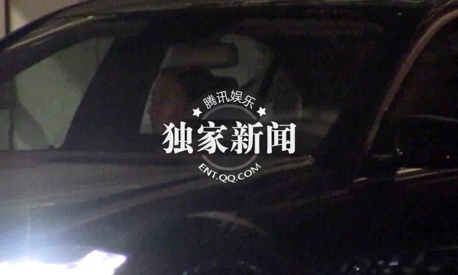 任重回京女友曝光似張儷百萬豪車接機(jī) 直奔父母家已然成“熟人”