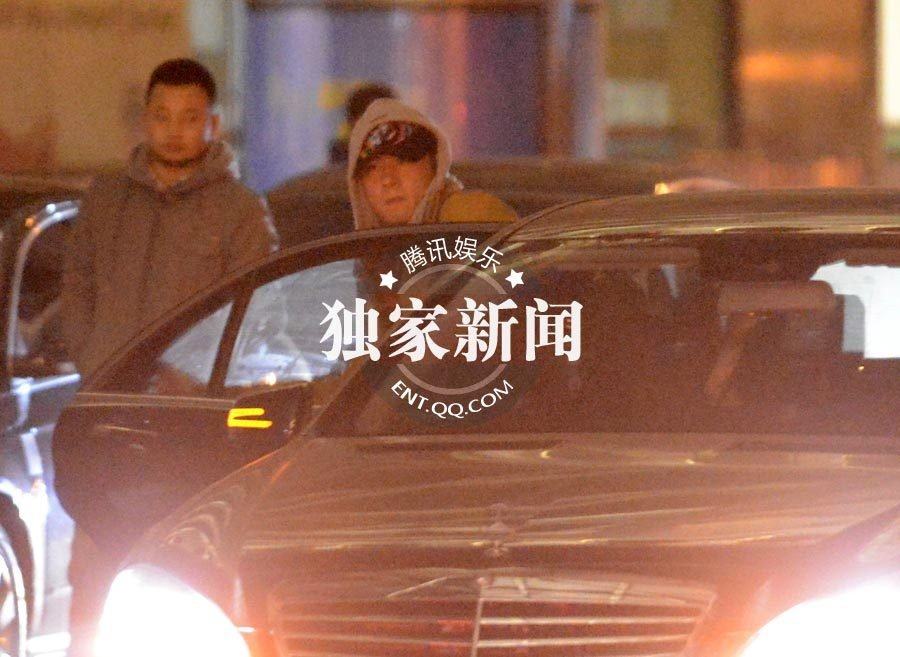 任重回京女友曝光似張儷百萬豪車接機 直奔父母家已然成“熟人”