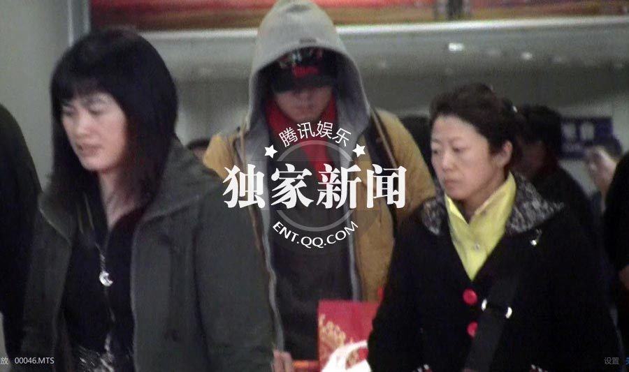 任重回京女友曝光似張儷百萬豪車接機 直奔父母家已然成“熟人”