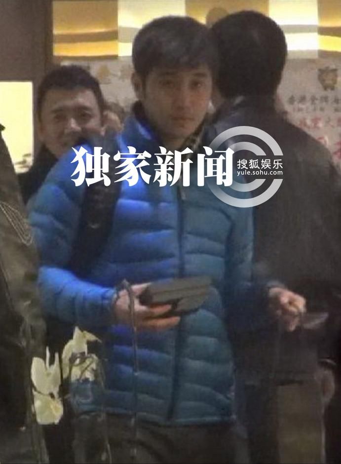 孫浩掐男人臉蛋玩親親 毛寧尷尬扭頭回避