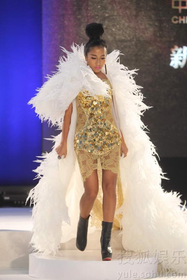 吉克雋逸T臺(tái)處女秀