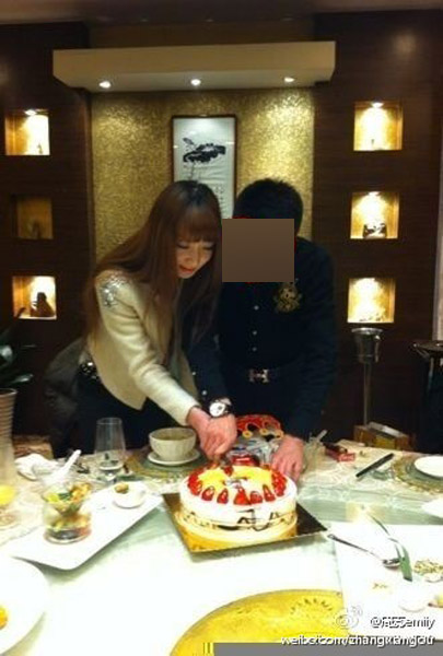 中國(guó)“干爹文化”尷尬了誰？