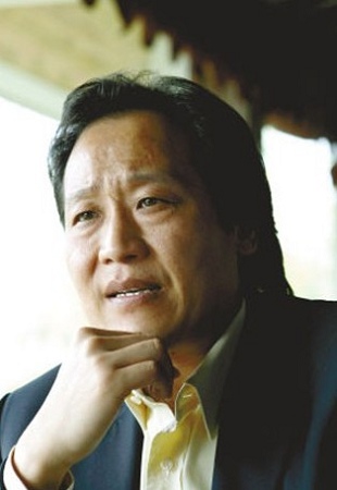 中國“干爹文化”尷尬了誰？