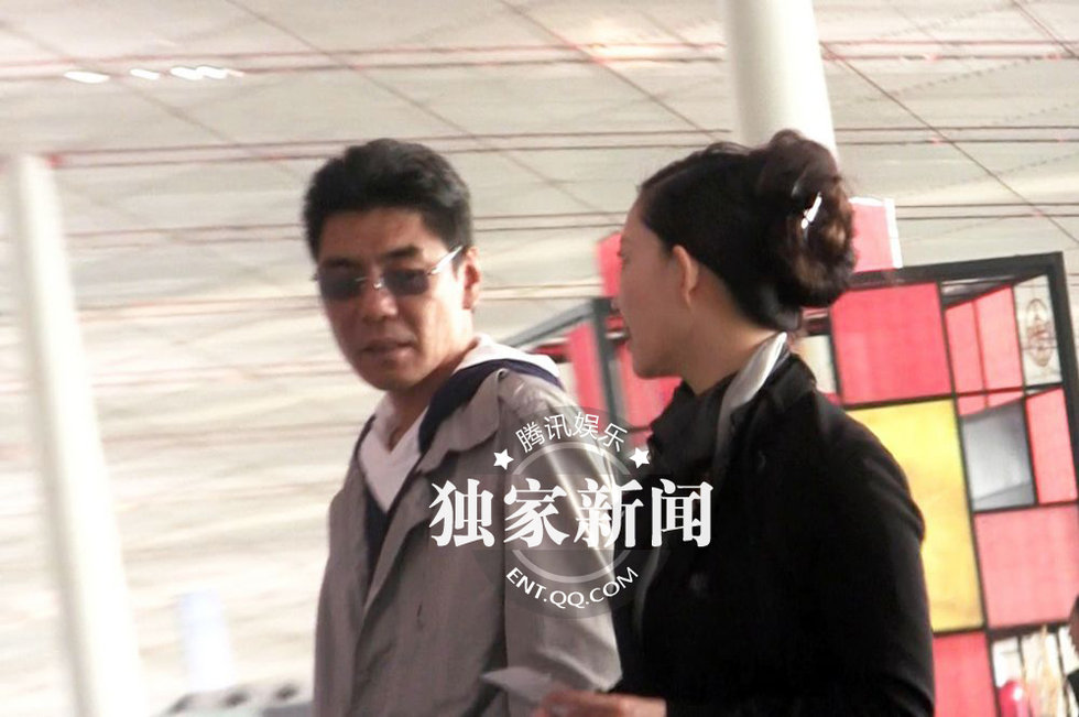 屠洪剛夫婦離京 第三任太太貌似方舒