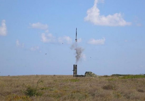 資料圖：紅旗9FD-2000遠(yuǎn)程地空導(dǎo)彈發(fā)射。