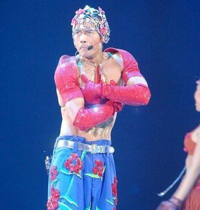 明星演唱會(huì)上各種內(nèi)涵圖 雷死了