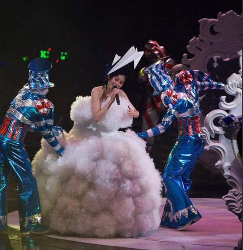 明星演唱會上各種內(nèi)涵圖 雷死了