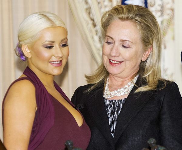 希拉里偷瞄女星上圍 盤點(diǎn)歐美艷星遭偷瞄瞬間