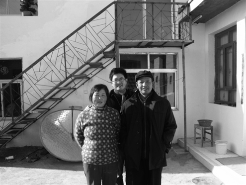 研究生網(wǎng)上營(yíng)救被勞教母親:讓她像人一樣活著