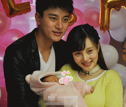 李小璐賈乃亮愛女滿月宴內(nèi)場(chǎng)照曝光