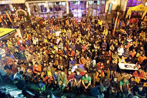 C:\Documents and Settings\liwenliang\桌面\2012KAILAS陽朔攀巖節(jié) 跟著阿揮去攀巖\2.jpg