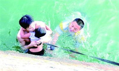 感動(dòng)青島十佳人物評(píng)選開始 接受社會(huì)推薦