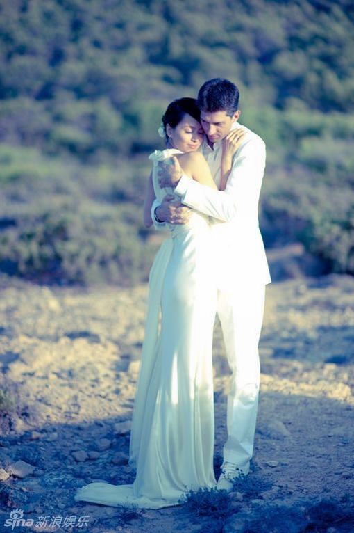 梁詠琪慶紀(jì)念日海量婚禮照曝光 重溫甜蜜浪漫時刻