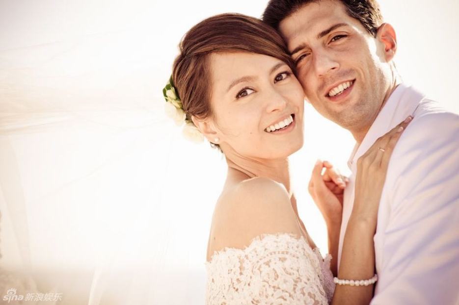 梁詠琪慶紀念日海量婚禮照曝光 重溫甜蜜浪漫時刻