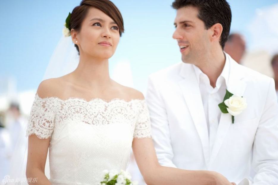 梁詠琪慶紀(jì)念日海量婚禮照曝光 重溫甜蜜浪漫時刻