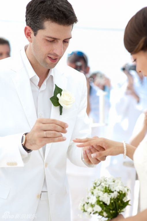 梁詠琪慶紀(jì)念日海量婚禮照曝光 重溫甜蜜浪漫時刻