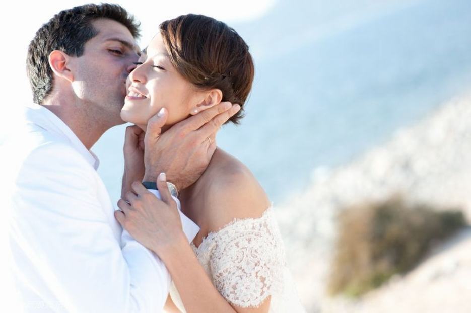 梁詠琪慶紀(jì)念日海量婚禮照曝光 重溫甜蜜浪漫時(shí)刻