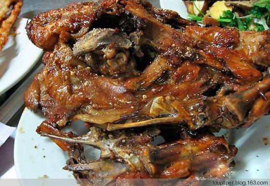 在農(nóng)村偷狗被抓到就是這下場！