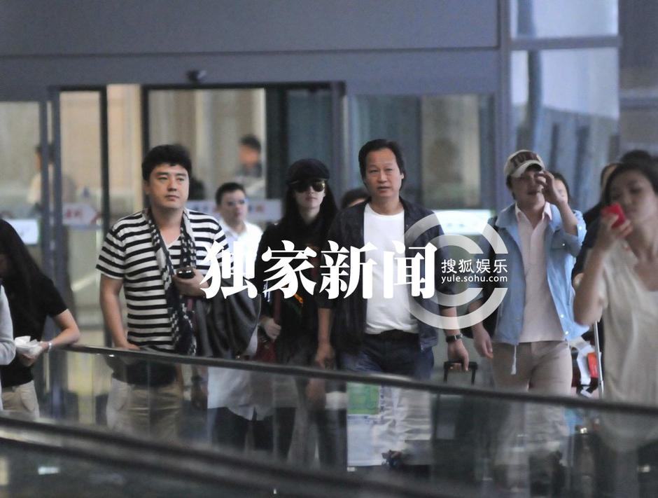 劉亦菲低調(diào)回京 跟隨導(dǎo)演趙林山行動隱秘