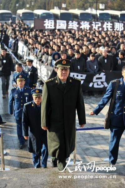 殲15總負(fù)責(zé)人羅陽(yáng)遺體告別儀式舉行