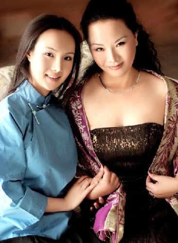 干露露母親回應(yīng)在電視臺爆粗:別人給錢我才罵的