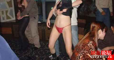 KTV里盡是齷齪男女 瘋玩無底線