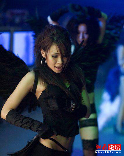 KTV里盡是齷齪男女 瘋玩無底線