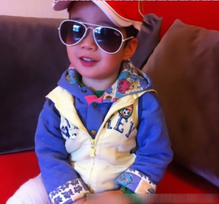 許亞軍四婚育二子 現(xiàn)任妻子張澍性感狂野