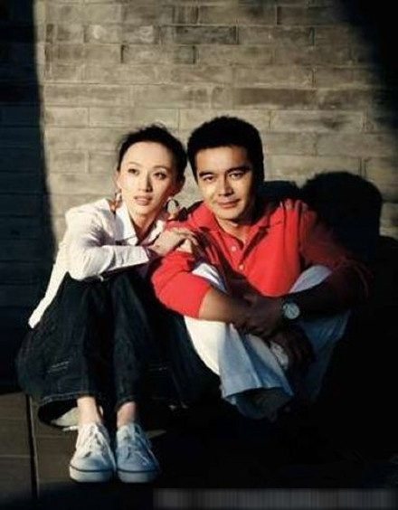 許亞軍四婚育二子 現(xiàn)任妻子張澍性感狂野