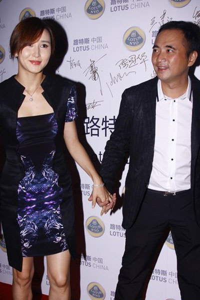 王寶強(qiáng)娶?；ㄟx美冠軍戀諧星 絕色女星嫁丑男(組圖)