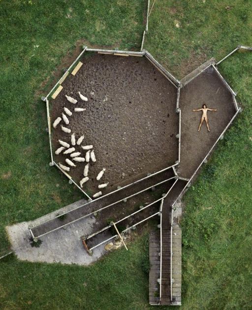 攝影師航拍妻子裸照