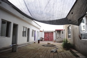 2011年8月2日，北京昌平關(guān)押上訪人員的“黑監(jiān)獄”被警方查封。資料圖片