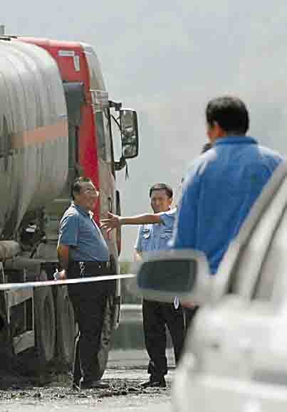 官員丑陋行徑：貪污淫亂講排場(chǎng)