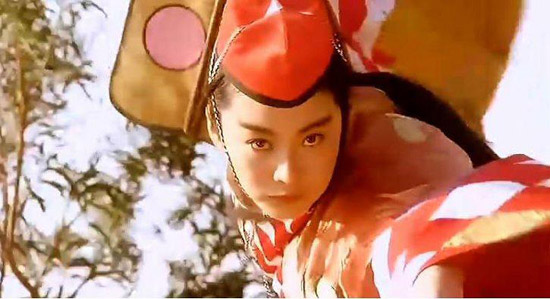 梅艷芳珍貴童年照曝光 從小上臺(tái) 反串男角