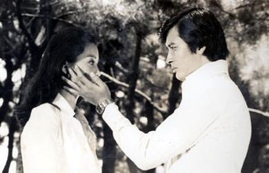 梅艷芳珍貴童年照曝光 從小上臺 反串男角