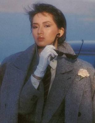 梅艷芳珍貴童年照曝光 從小上臺(tái) 反串男角